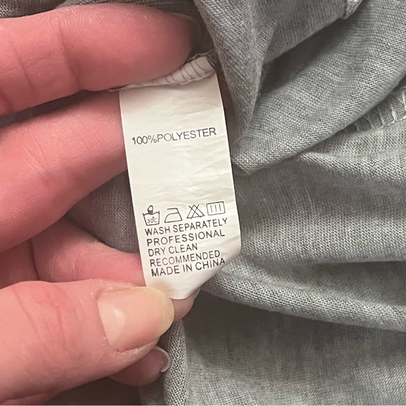 ‘Bee Kind’ Short Sleeve Graphic Tee 🐝 - Picture 6 of 7